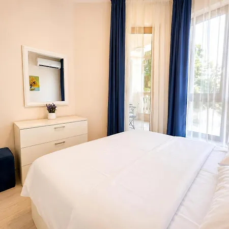 Apartmán Lux In Lamer - First Line With Swimming Pool - Sea View Varna